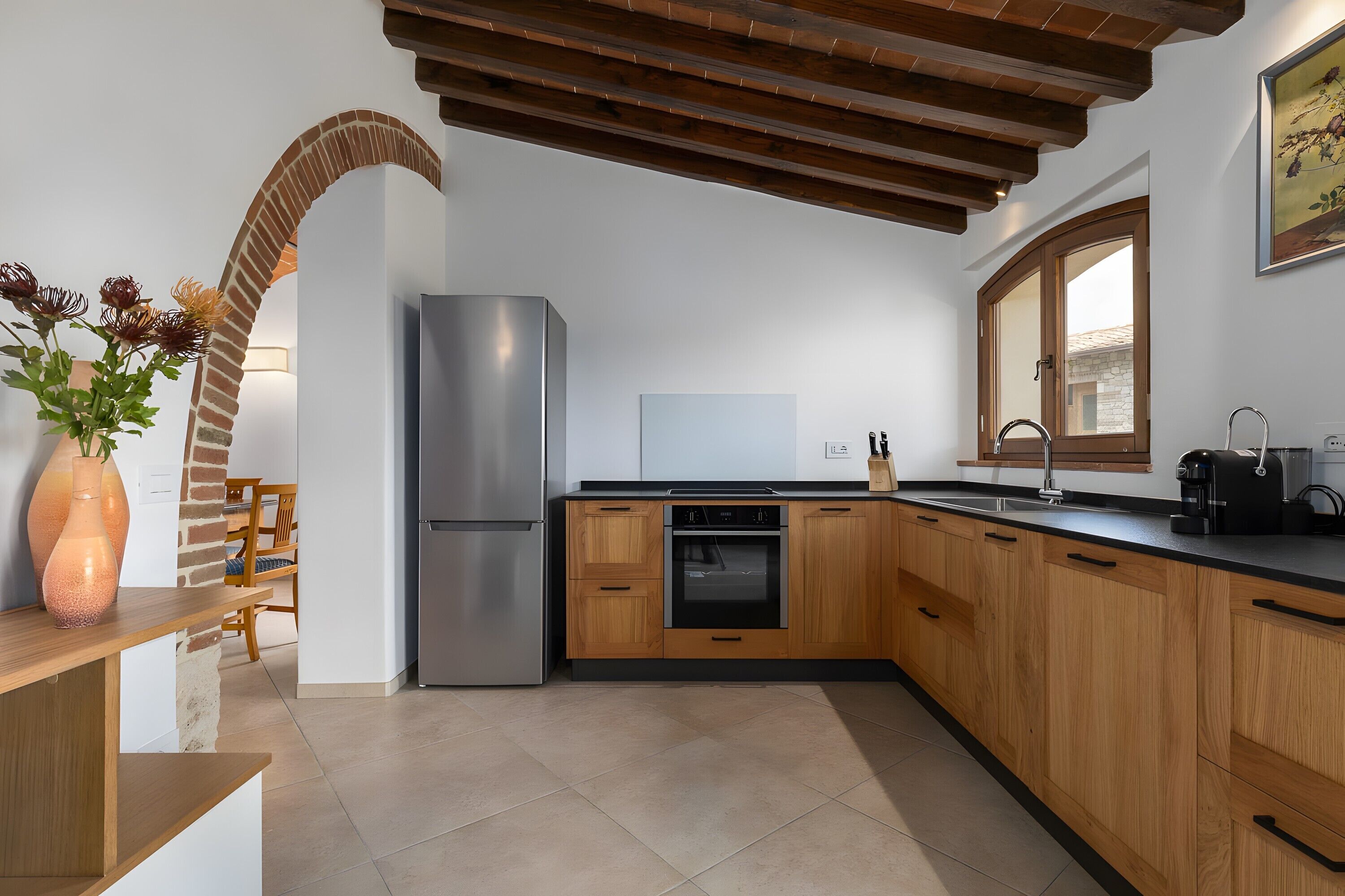 Fridge, stovetop, dishwasher, toaster