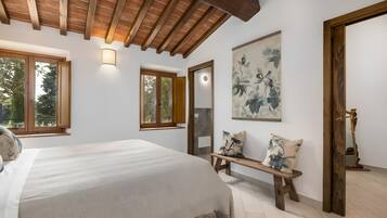 3 bedrooms, iron/ironing board, WiFi