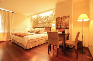 Caja de seguridad en la habitación y wifi gratis 