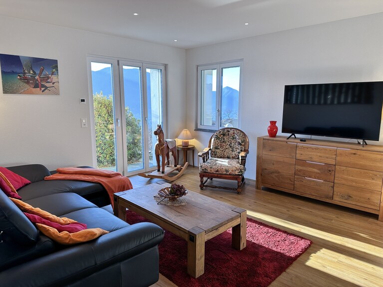 Spacious Holiday Home With Panoramic Glass Pool And Jacuzzi With Spectacular Lak - Ascona