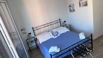 Dreibettzimmer, Küche, Stadtblick