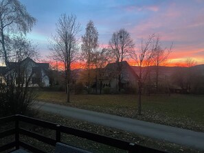 المنطقة المحيطة بالمنشأة