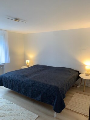 Iron/ironing board, WiFi, bed sheets - Newly renovated vacation home right next to the forest and in the countryside (Gerolstein)