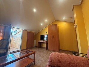 Suite, City View | Living area - HOTEL REAL DE CASTILLA (Tordesillas)