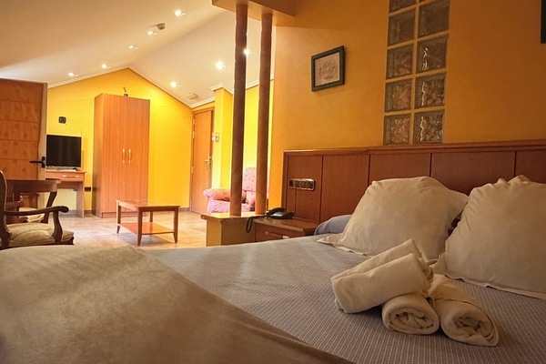 Suite, City View | Desk, laptop workspace, free WiFi