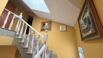 Standard Room, Balcony, City View | Interior