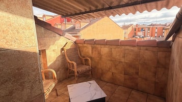 Suite, vista a la ciudad | Terraza o patio