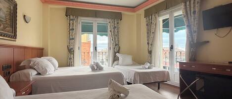 Quadruple Room, Balcony, City View