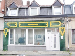 Exterior detail - VancyLove Home (Mons)