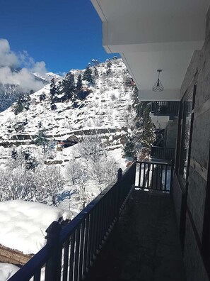 Chambre Deluxe, 1 trĂšs grand lit, vue montagne