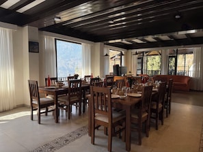 Restaurant - Manali Se - Your Home in the Pines (Jagatsukh)