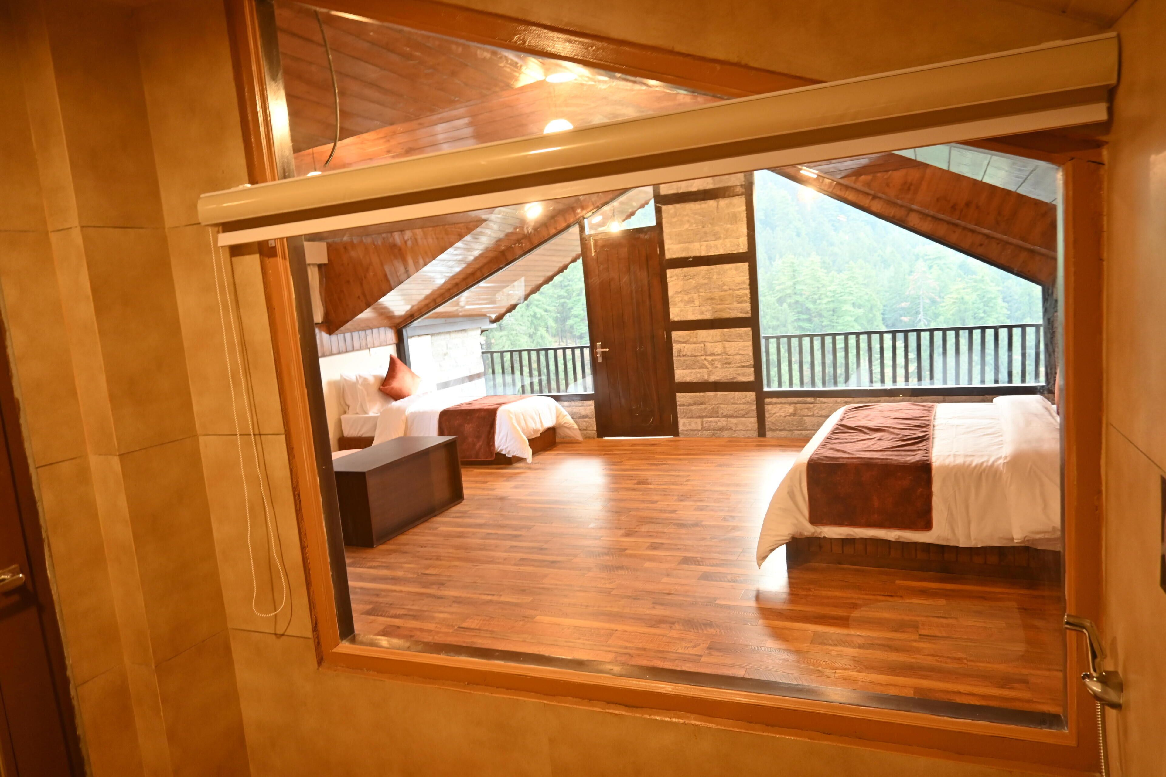 Penthouse Suite | Egyptian cotton sheets, premium bedding, down duvets, desk
