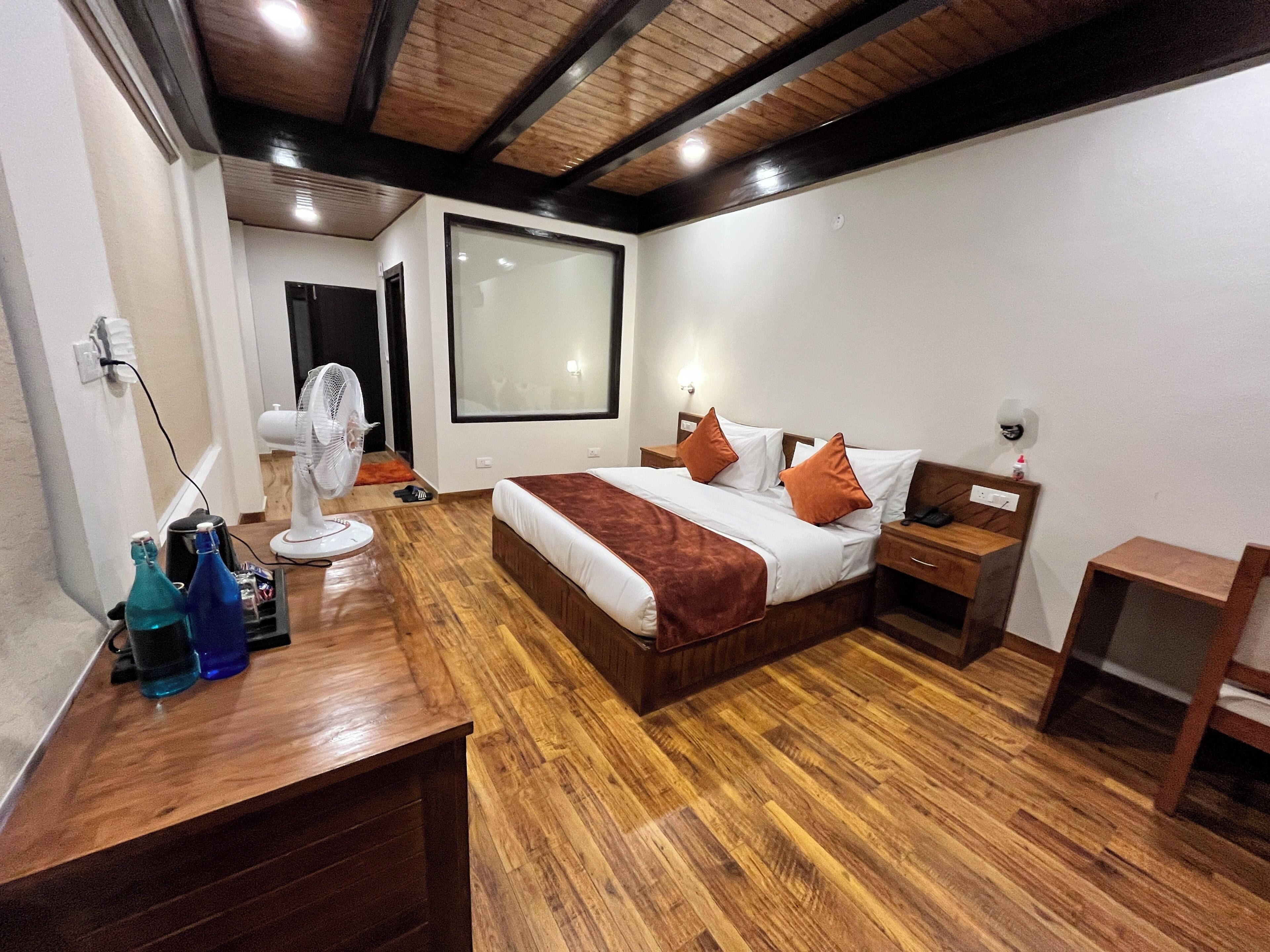 Deluxe Executive Room | Free WiFi