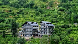 Front of property - Manali Se  (Jagatsukh)