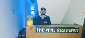 ฝ่ายต้อนรับ