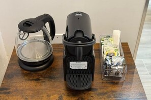 قهوة و/أو ماكينة صنع القهوة