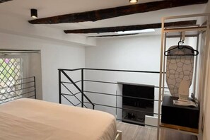 1 غرفة نوم ومكواة/لوح كي وواي فاي وملاءات أسرّة