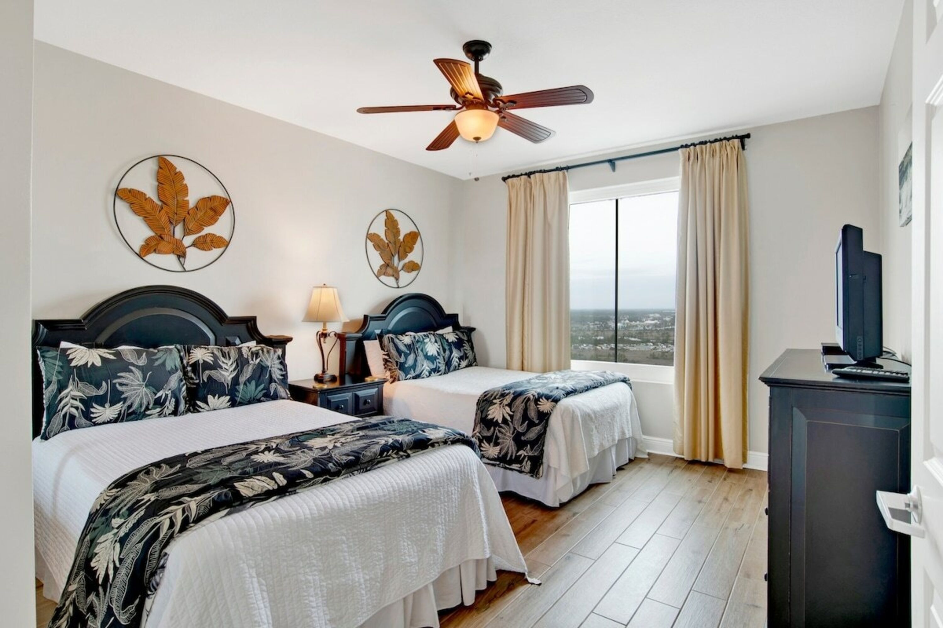 特色公寓式客房, 3 间卧室, 桑拿浴, 海滩景观 | 特色装修、特色家居、熨斗/熨衣板、免费 WiFi