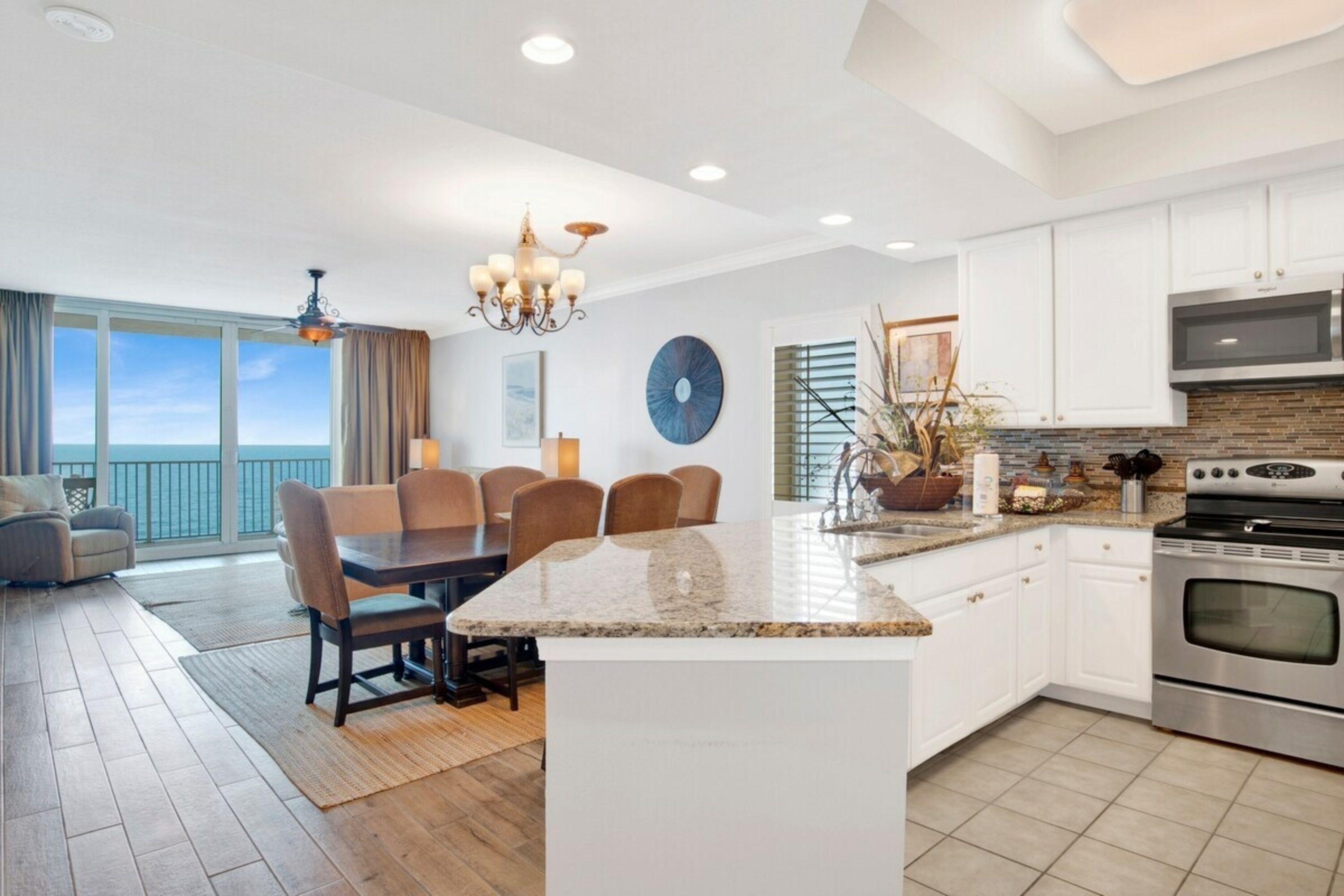 特色公寓式客房, 3 间卧室, 桑拿浴, 海滩景观 | 私人厨房 | 冰箱、微波炉、烤箱、炉灶