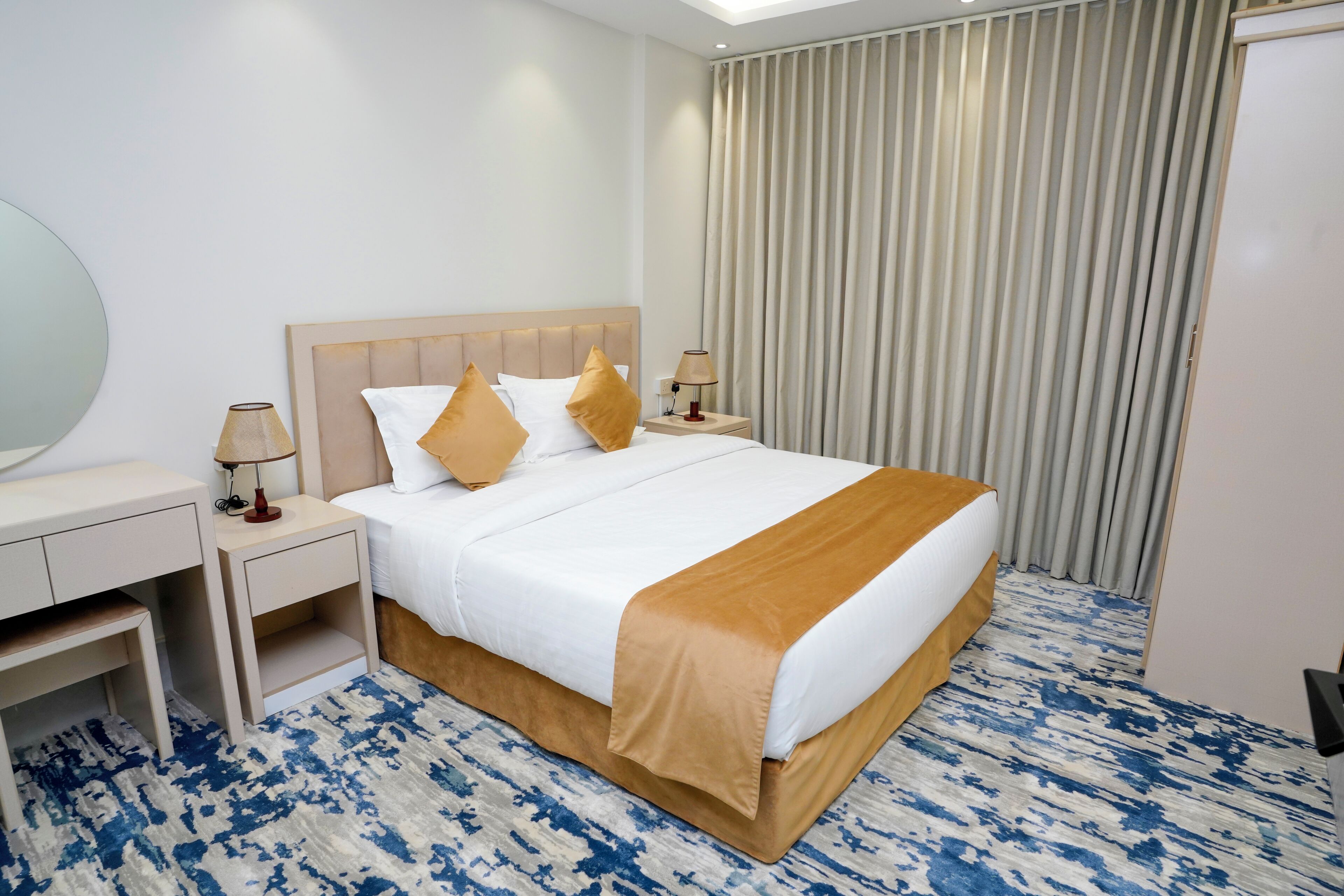 Caja de seguridad en la habitación y cortinas blackout 