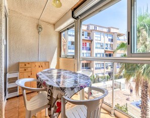 Apartment | Living room - 1 Bedroom Apartment, Agde (Agde)