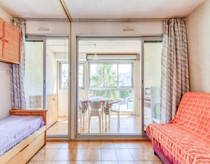 Apartment | Living room - 1 Bedroom Apartment, Agde (Agde)