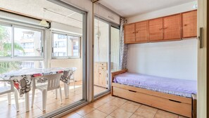 Apartment | Living room - 1 Bedroom Apartment, Agde (Agde)