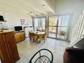 Apartment | Dining - Waterfront Retreat Near the Beach (Agde)