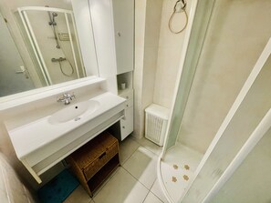 Apartment | Badezimmer
