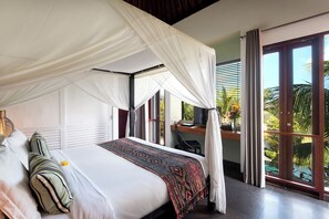 Biệt thự Deluxe, 6 phòng ngủ, hồ bơi riêng | Bàn, khu vực làm việc phù hợp cho laptop 