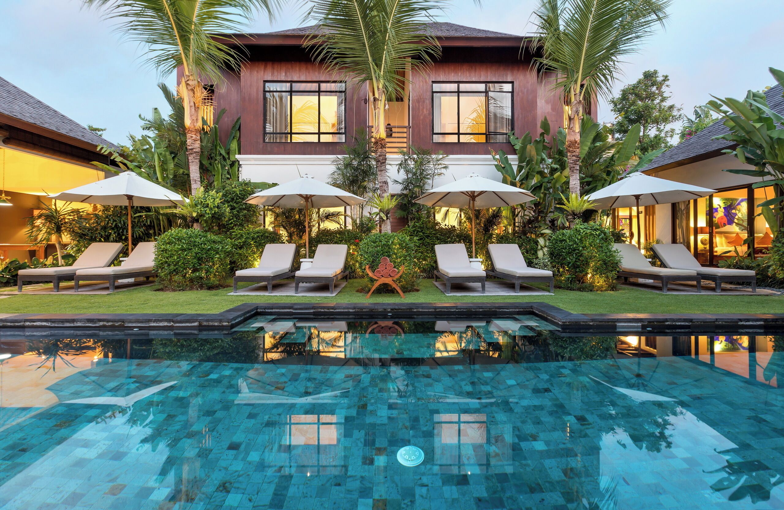 Biệt thự Deluxe, nhiều phòng ngủ, hồ bơi riêng | Hiên