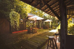 Outdoor dining - E-outfitting Boutique Hotel Chiangmai (Chiang Mai)