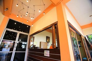 Lobby - Manee Guest House (Chiang Mai)