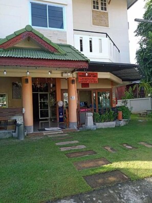 Exterior detail - Manee Guest House (Chiang Mai)