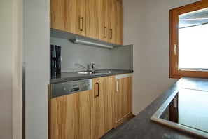 Kühlschrank, Mikrowelle, Geschirrspüler