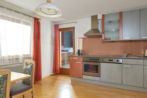 Réfrigérateur, micro-ondes, four, lave-vaisselle