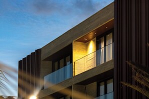 المنشأة من الخارج