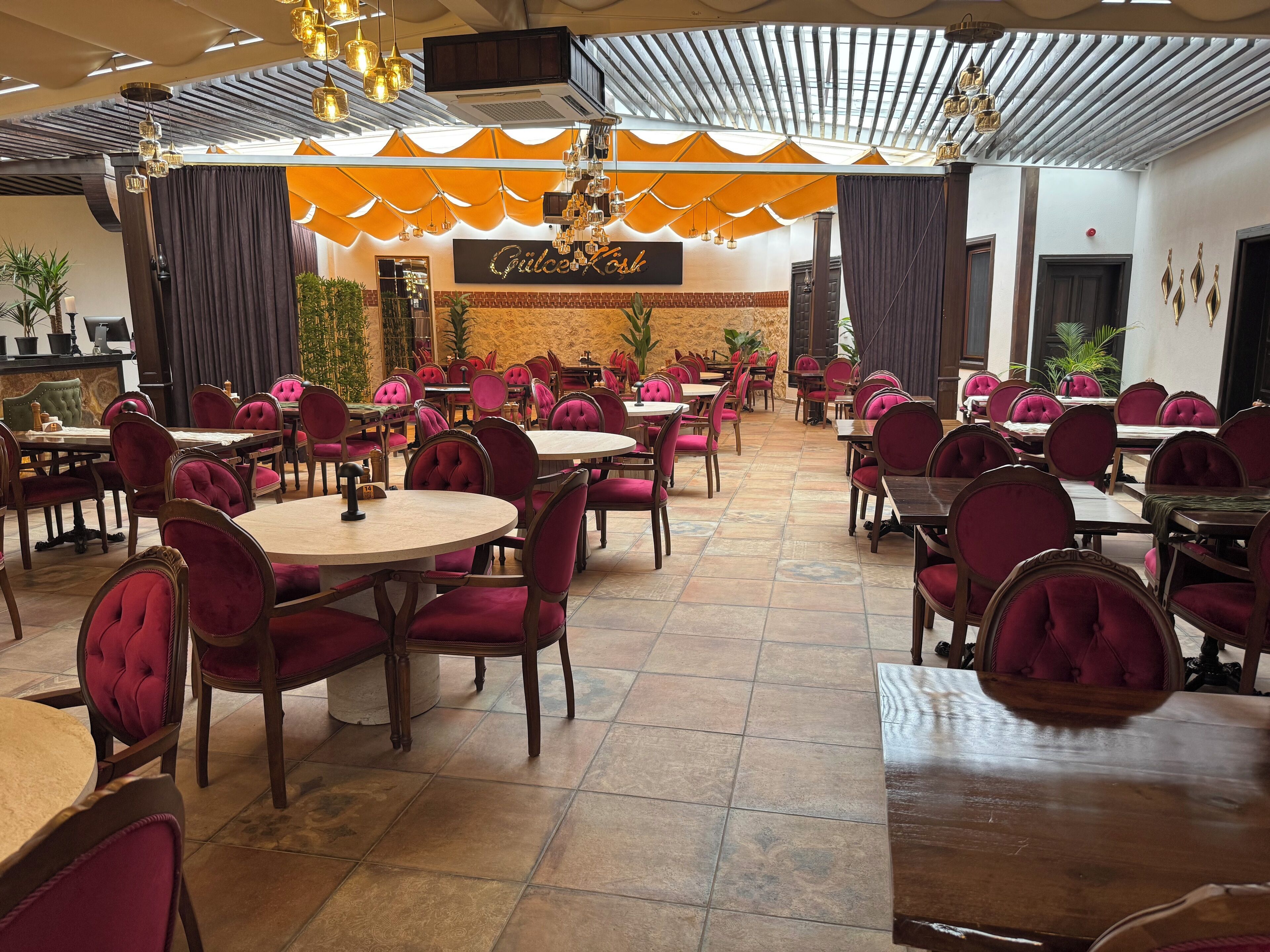 مطعم