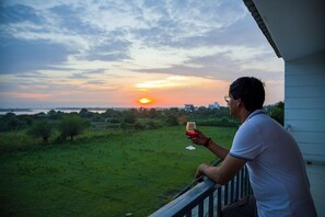 Standard Villa | Free WiFi - Versace Farms 5 BHK With Pvt Pool (Noida)