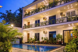 Exterior - Versace Farms 5 BHK With Pvt Pool (Noida)