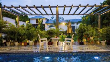 Una piscina cubierta