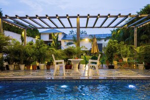 Indoor pool - Versace Farms 5 BHK With Pvt Pool (Noida)