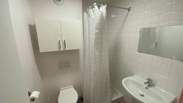 Douche, serviettes fournies