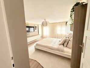 Strykjärn/strykbräda, wi-fi och sängkläder