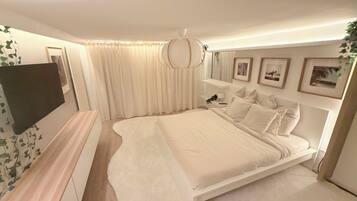 Iron/ironing board, WiFi, bed sheets