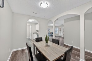 Dining - Spacious condo near Atlanta with great sleep (Stockbridge)