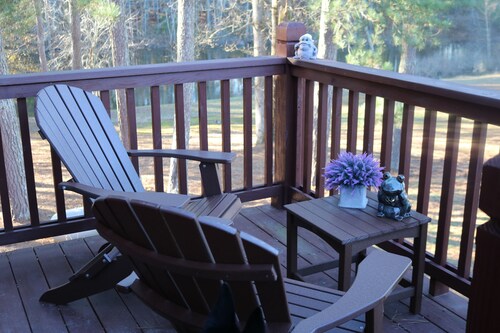 Luxury 1-BR loft in Plainville GA, Lake View, Fishing, Kayaking, Farm Animals