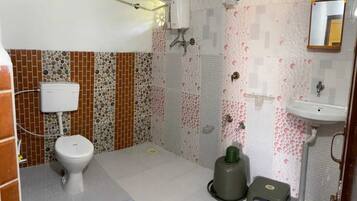 Family Room, 1 Bedroom, Resort View | Bathroom | Towels, soap, shampoo