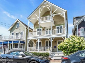 Exterior -  5-bedroom house Ocean Grove 1.5 blocks to beach (Neptune Township)