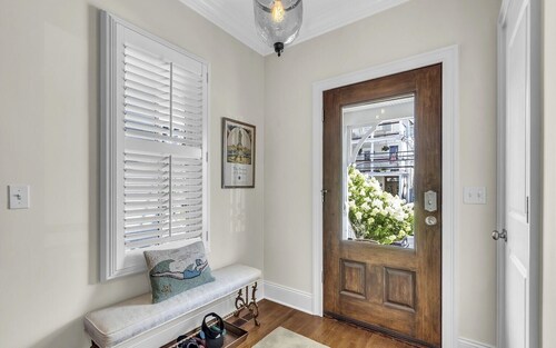  5-bedroom house Ocean Grove 1.5 blocks to beach